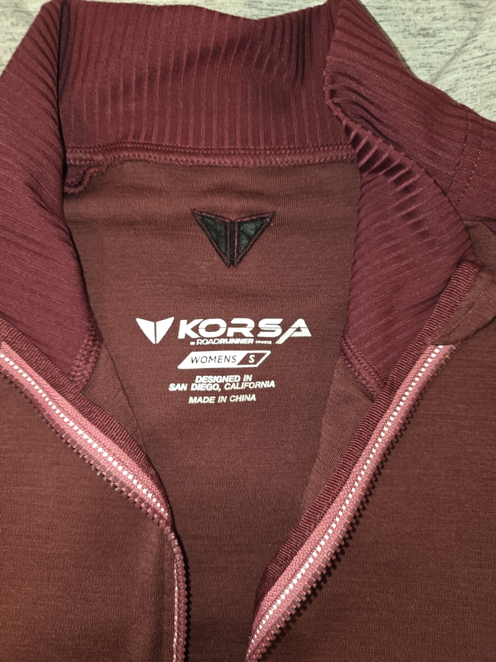 Korsa By Roadrunner Women’s Maroon Zip-Up Sweater